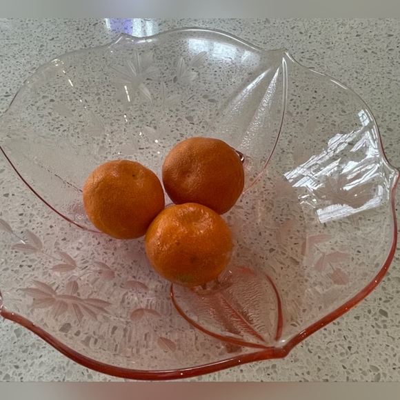 Vintage Pink Depression 3 Footed Pedestal etched Glass  - Candy dish - Picture 7 of 14